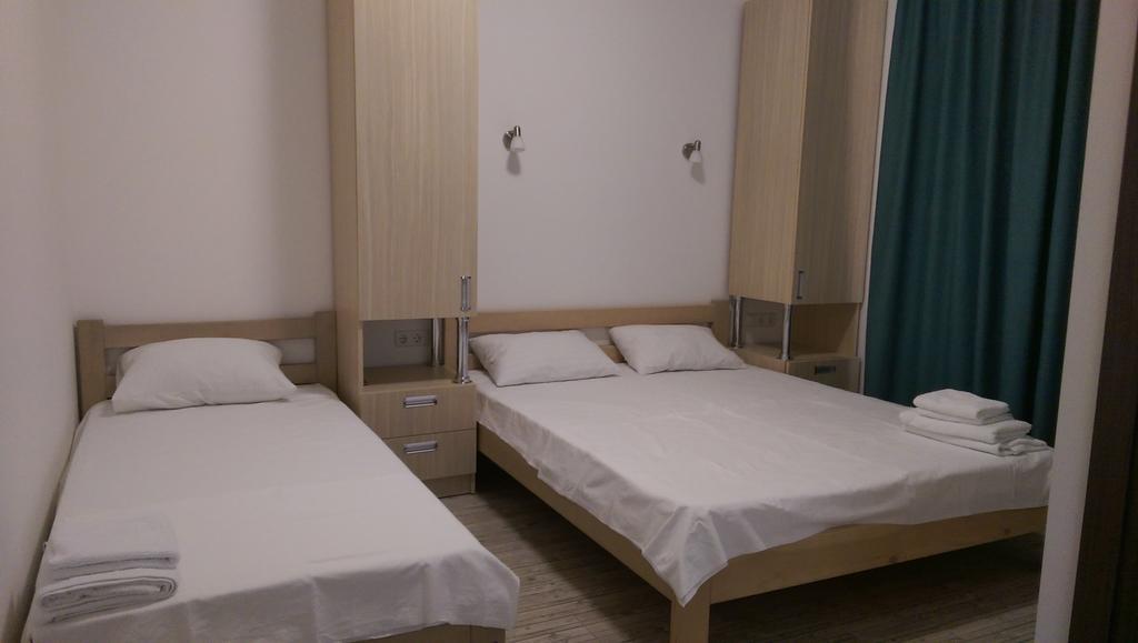 Aleksandriya Hotell Tjornomorsk Exteriör bild